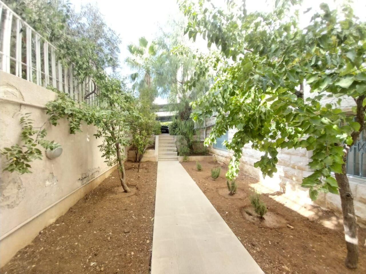 Amman, Apts/Flats Wanted, JOD 12000/year,  Furnished,  1 BR,  4 Sq. Meter,  4th Circle. Where Comfort Meets City Living. ✨