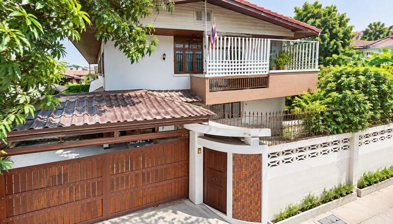 Bangkok, Villas, THB 29999,  50 Sq. Feet,  ม.หอการค้าไทย 1.6 กม แอร์ 5 ตัว MRT สุทธิสาร 1.2 