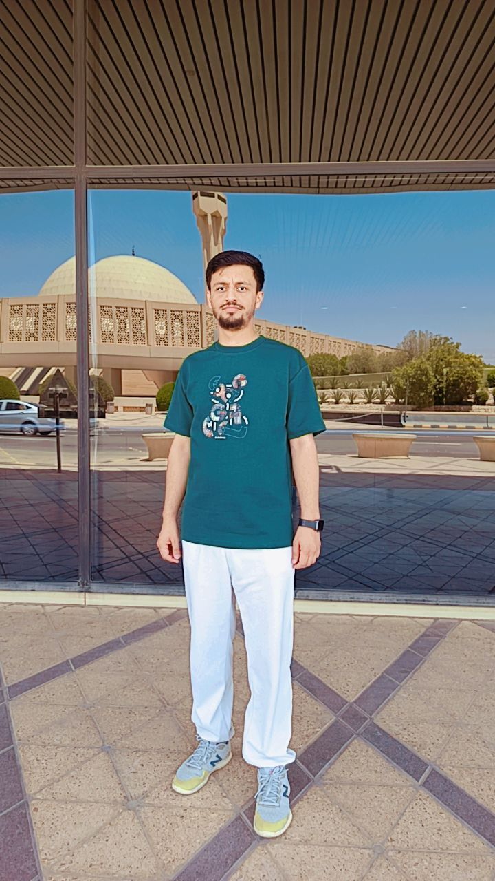 Madinah, Job Seekers, Store Keeper