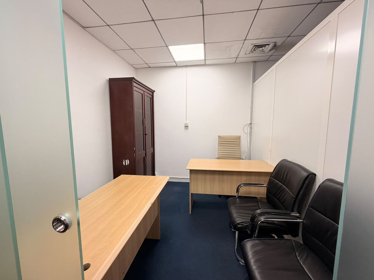 Deira, Offices, AED 26000,  100 Sq. Feet,  FULLY FURNISHED OFFICE FOR RENT &ndash; AED 26,000/YEAR
