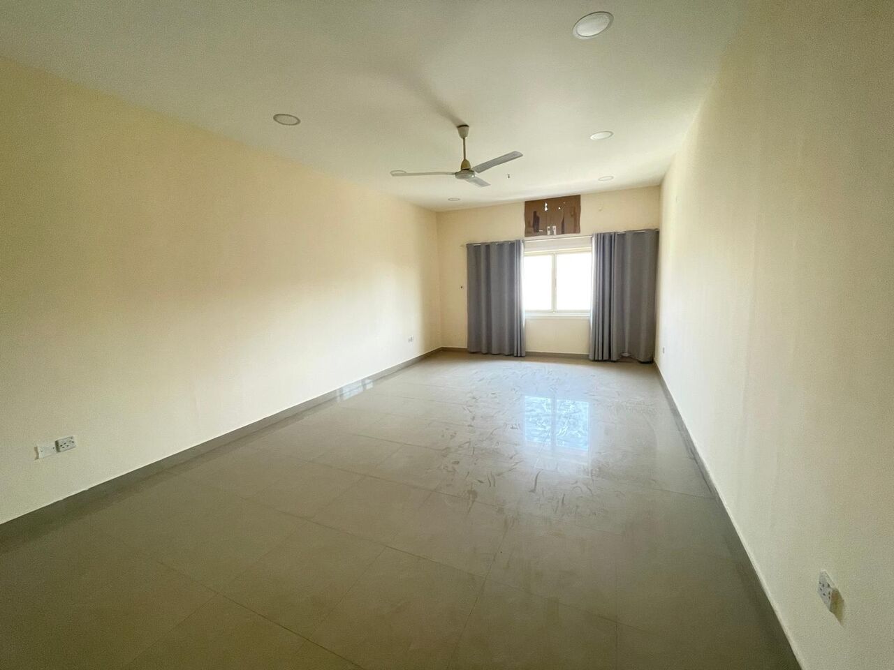 Umm Al Hassam, Apartments, Flats, Houses & Villas, BHD 250/month,  3 BR,  3 Bedroom Flat Without Ewa In Umm Al Hassam