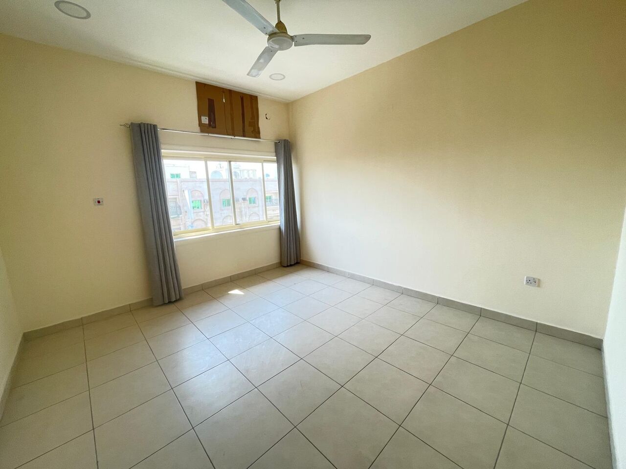 Umm Al Hassam, Apartments, Flats, Houses & Villas, BHD 250/month,  3 BR,  3 Bedroom Flat Without Ewa In Umm Al Hassam