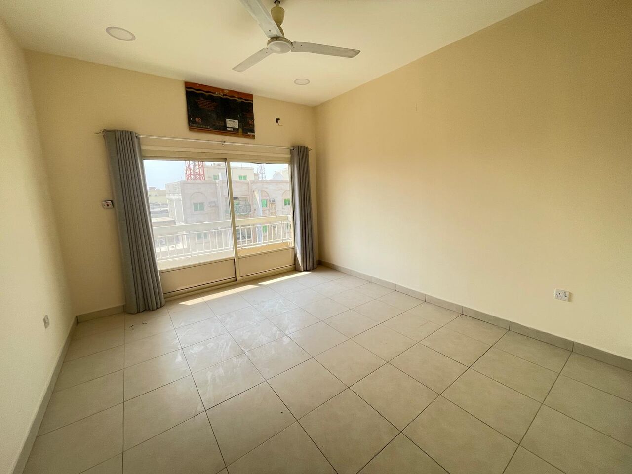 Umm Al Hassam, Apartments, Flats, Houses & Villas, BHD 250/month,  3 BR,  3 Bedroom Flat Without Ewa In Umm Al Hassam