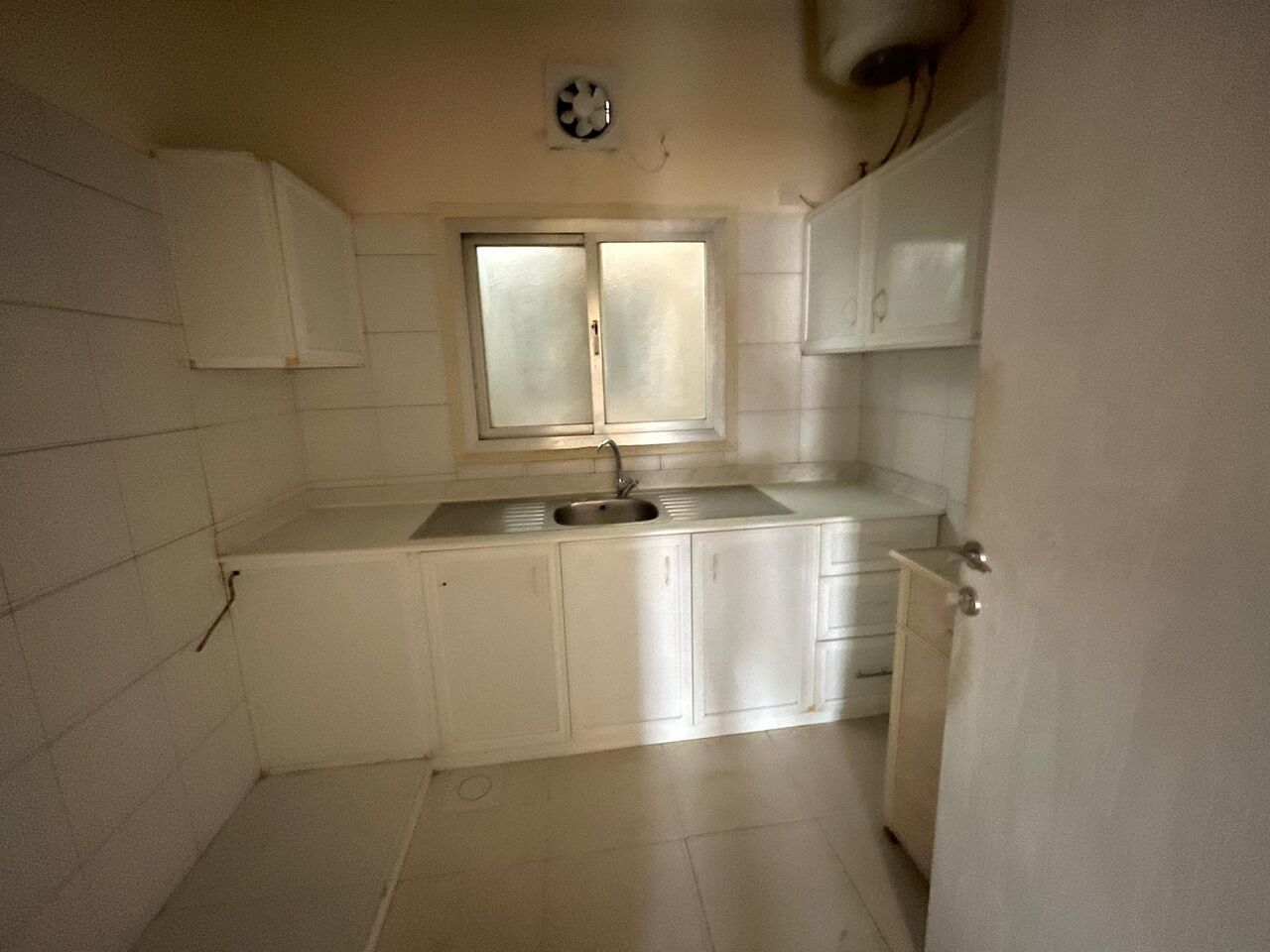 Umm Al Hassam, Apartments, Flats, Houses & Villas, BHD 250/month,  3 BR,  3 Bedroom Flat Without Ewa In Umm Al Hassam