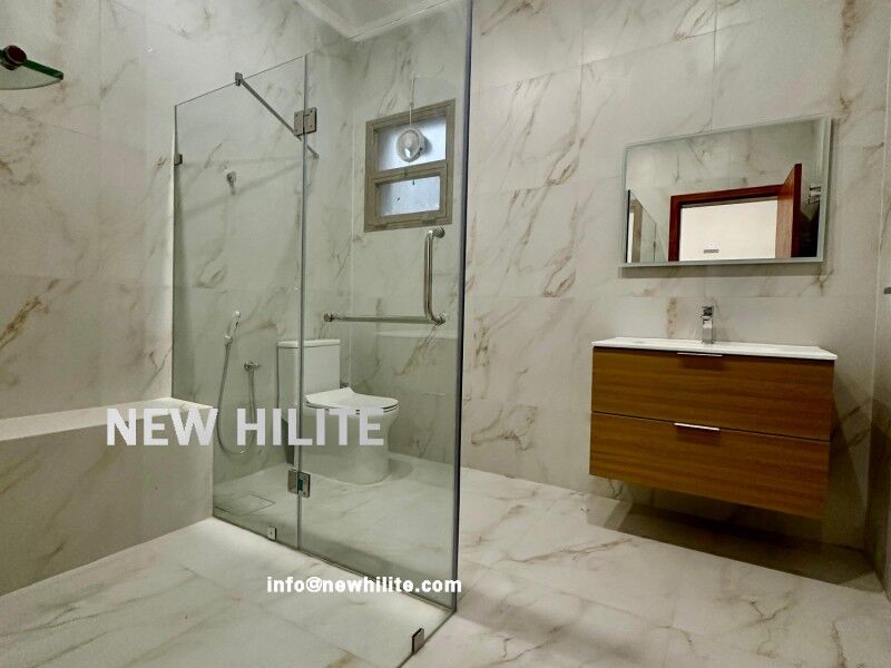 Kuwait City, Apartments, Flats, Houses & Villas, KWD 1200/month,  5 BR,  Renovated 5BR Floor For Rent In Shuhada