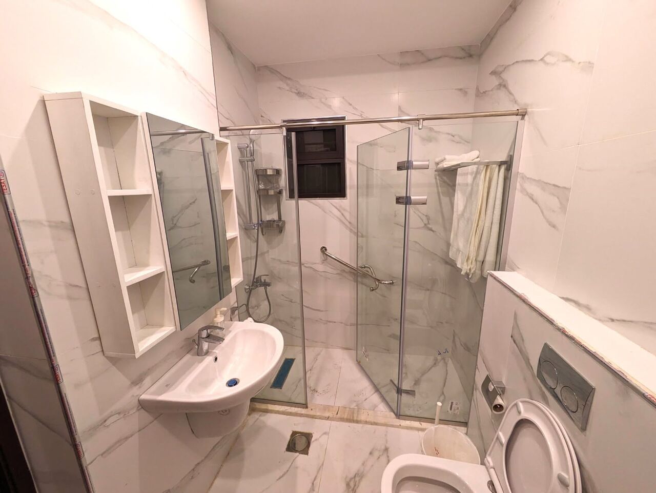 Amman, Apts/Flats Wanted, JOD 13000/year,  Furnished,  3 BR,  Sweifieh. Where Vibrant Living Meets Modern Comfort.