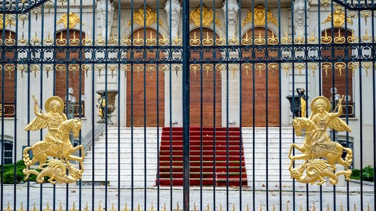 Singapore, Business, How To Maintain Your Gate For HDB