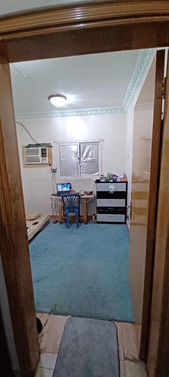 Riyadh, Rooms for Rent, SAR 1000/month,  Seperate Room Available For Rent In 3 Rooms Flat At Fifa Street Near PakHouse Restaurant