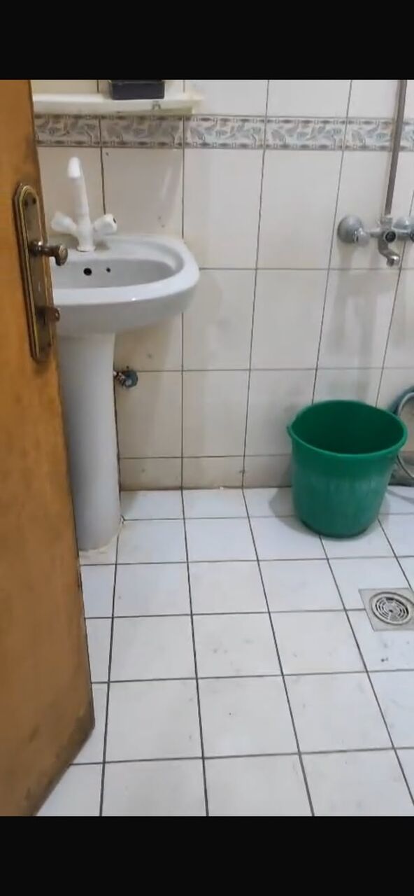 Riyadh, Rooms for Rent, SAR 1000/month,  Seperate Room Available For Rent In 3 Rooms Flat At Fifa Street Near PakHouse Restaurant