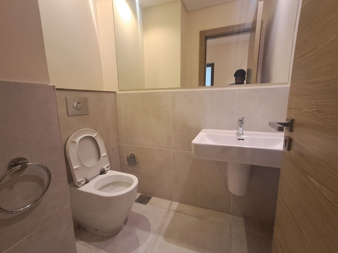 Juffair, Apartments, Flats, Houses & Villas, BHD 300/month,  Furnished,  1 BR,  Fully Furnished 1 BHK Flat For Rent In Juffair