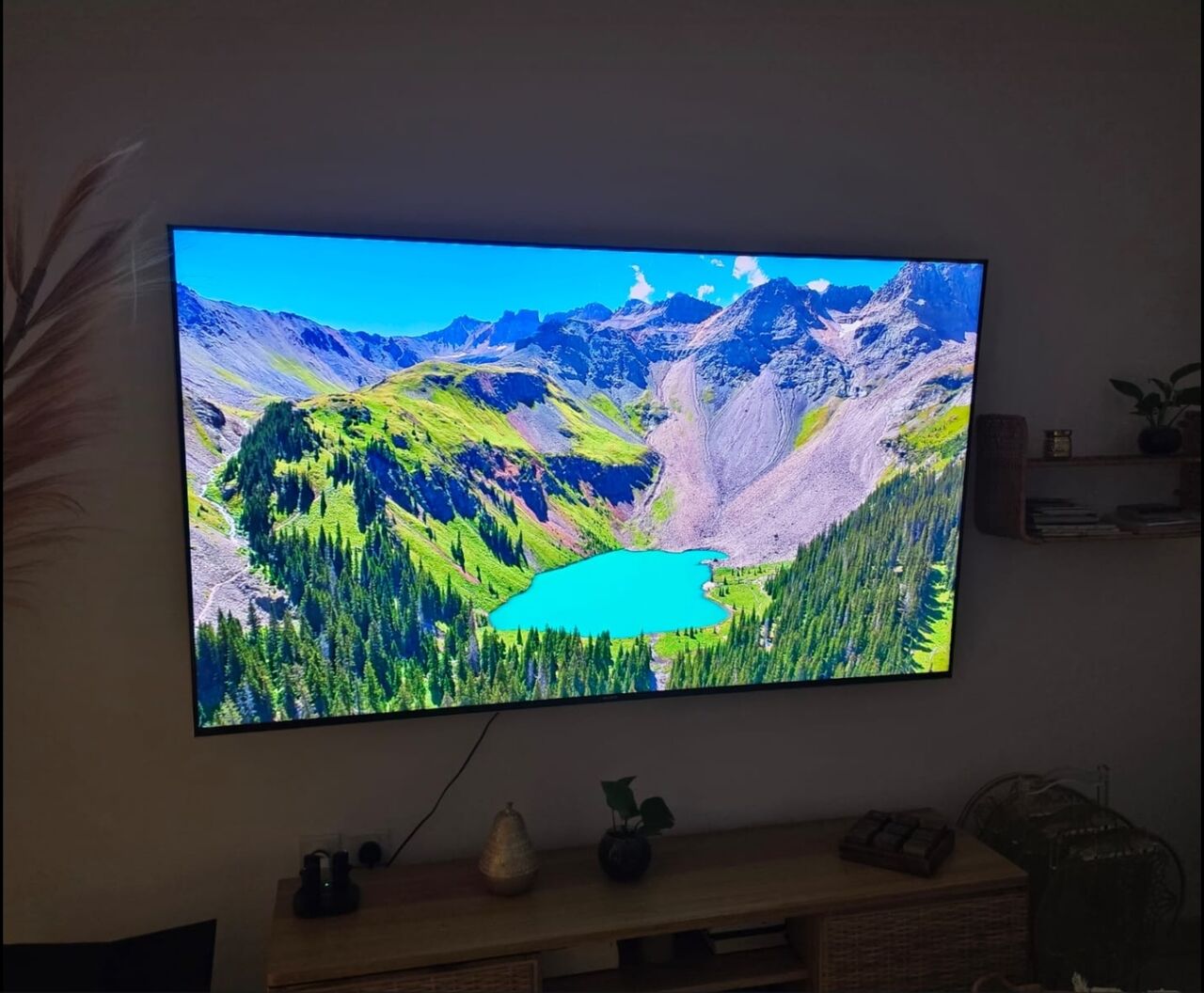 Jeddah, Electronics, SAR 2600,  Sony 75" 4K HDR Smart TV &ndash; Excellent Condition