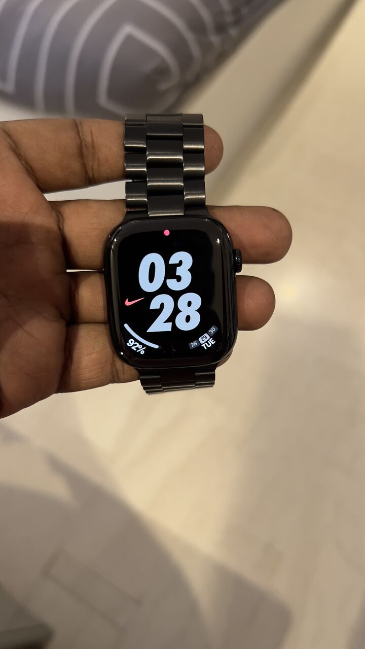 Jeddah, Computers, SAR 1500,  Apple Watch11and Meta VR For Sale