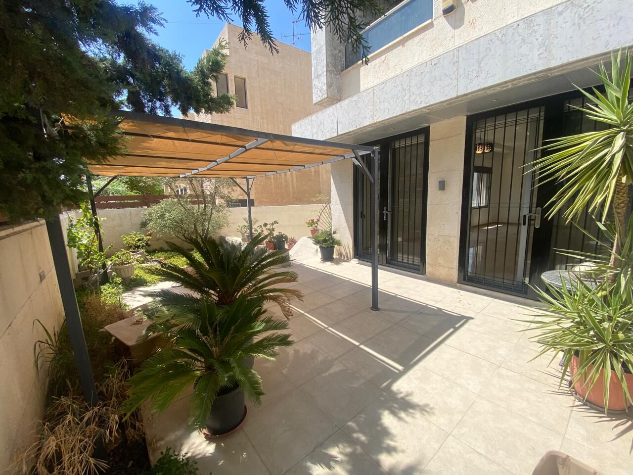 Abdoun, Apartments, Flats, Houses & Villas, JOD 25000/year,  4 BR,  300 Sq. Meter,  Duplex Apartment For Rent