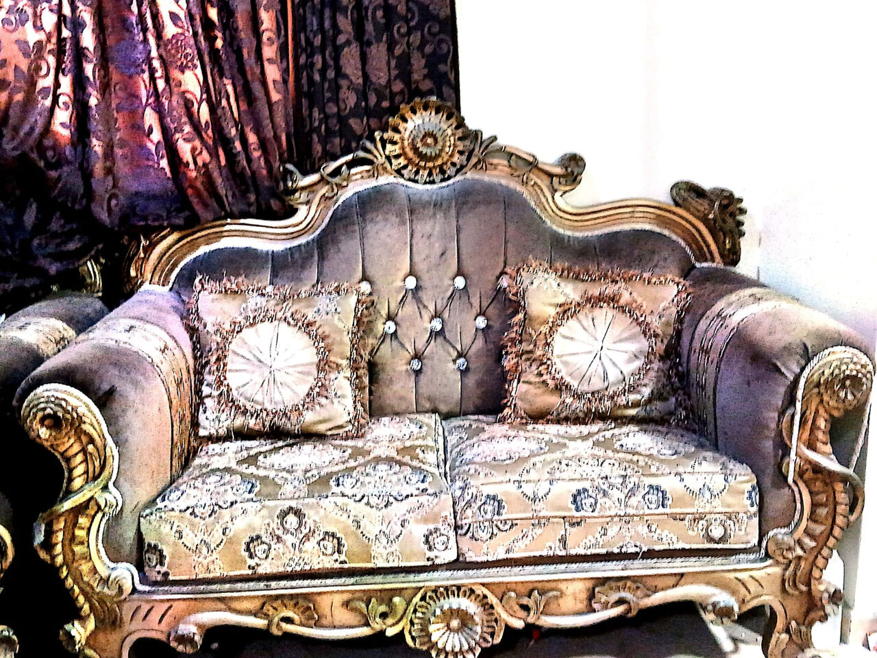 Jubail, Furniture, SAR 450,  7 Seater Royal Sofa Set In Good Condition . Whatsapp Num 548471728.