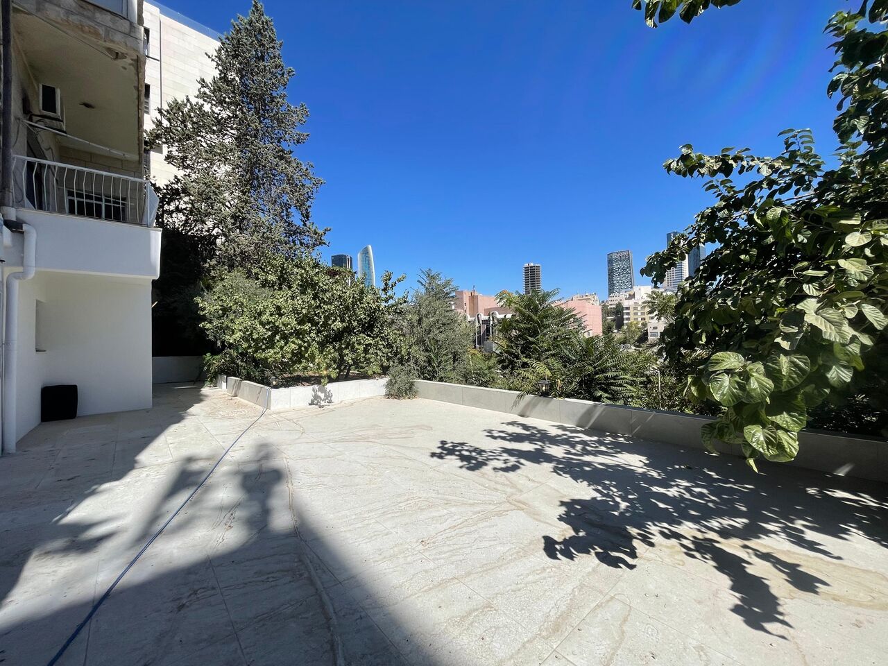 Amman, Apartments, Flats, Houses & Villas, JOD 15000/year,  Furnished,  3 BR,  300 Sq. Meter,  Furnished Apartment For Rent