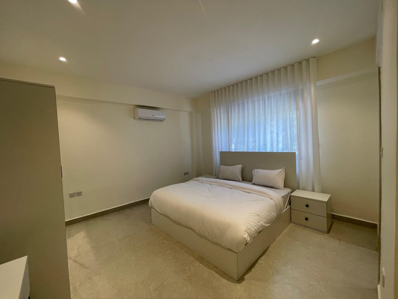 Amman, Apartments, Flats, Houses & Villas, JOD 15000/year,  Furnished,  3 BR,  300 Sq. Meter,  Furnished Apartment For Rent