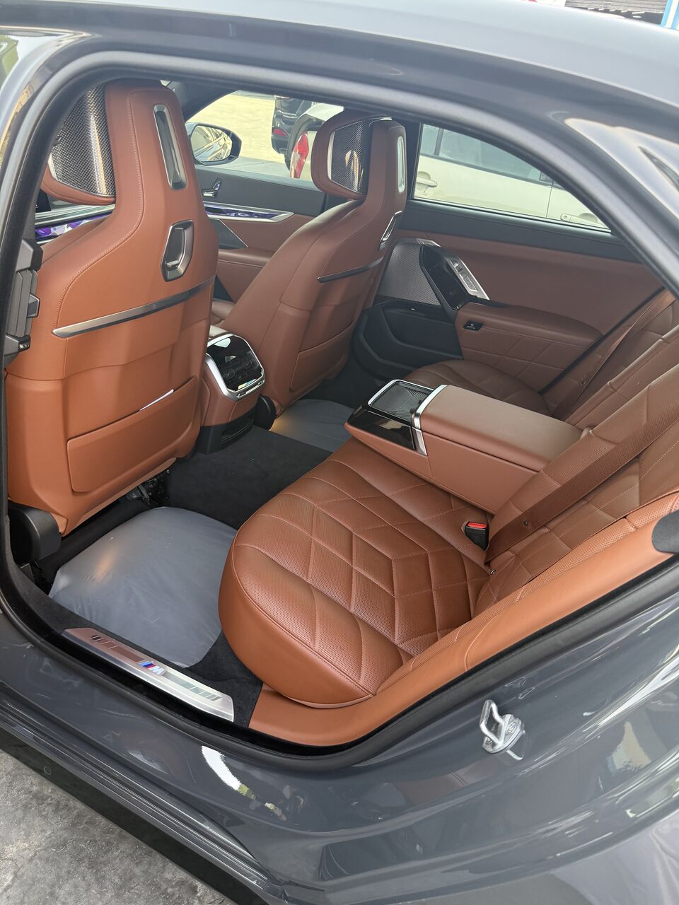 Riyadh, Vehicles, Cars & Trucks , SAR 365000,  Bmw 735,  2024,  Automatic,  27286 KM,  Excellent Condition, I V6 -