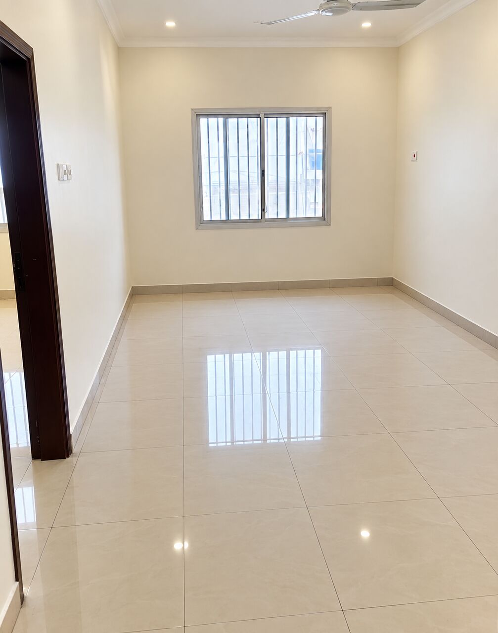 Jidhafs, Apartments, Flats, Houses & Villas, BHD 110/month,  2 BR,  For Rent: Apartment In Jidhafs Below Market Price.