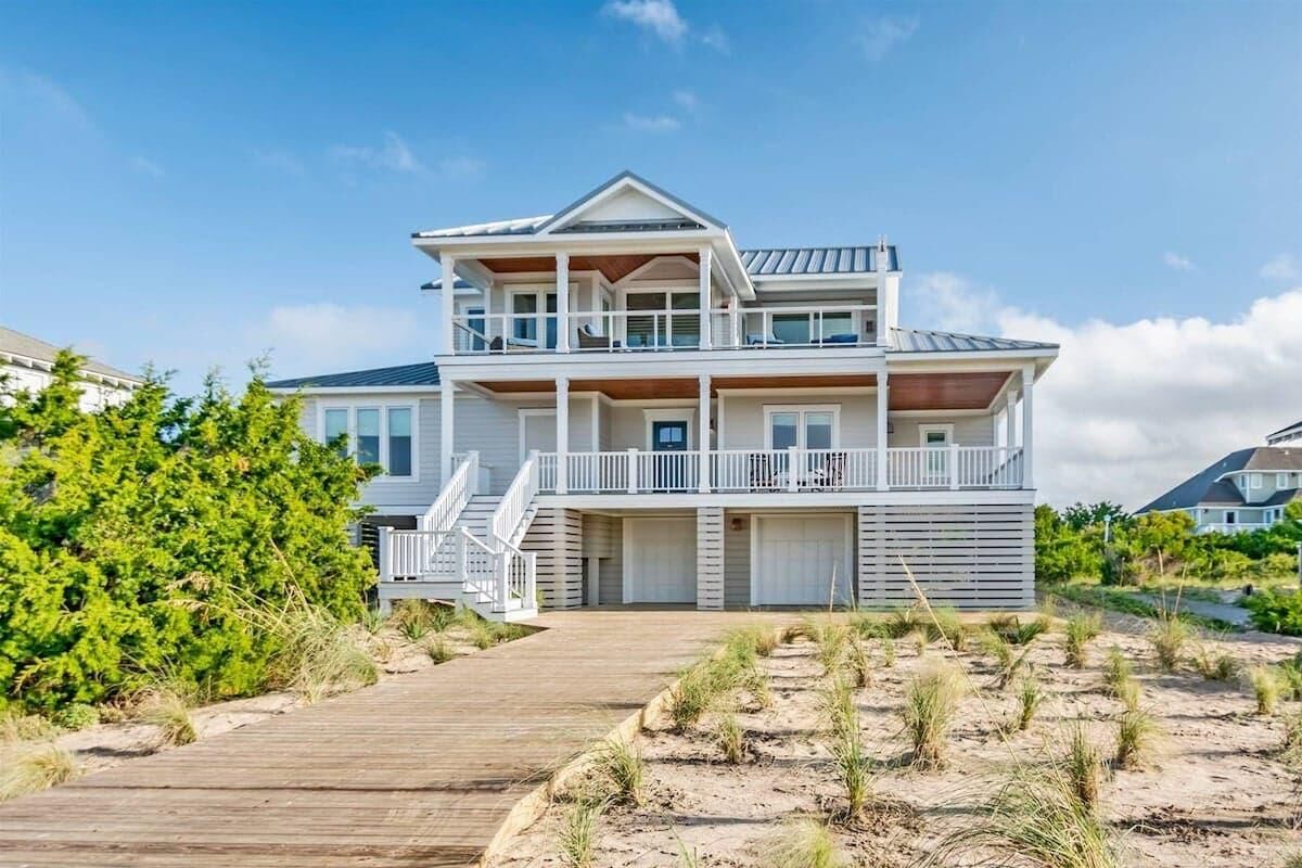 New York, Holiday/Vacation Rentals, USD 500/month,  300 Sq. Meter,  Beachfront Vacation Rentals On Bald Head Island: Enjoy A Relaxing Beach Getaway