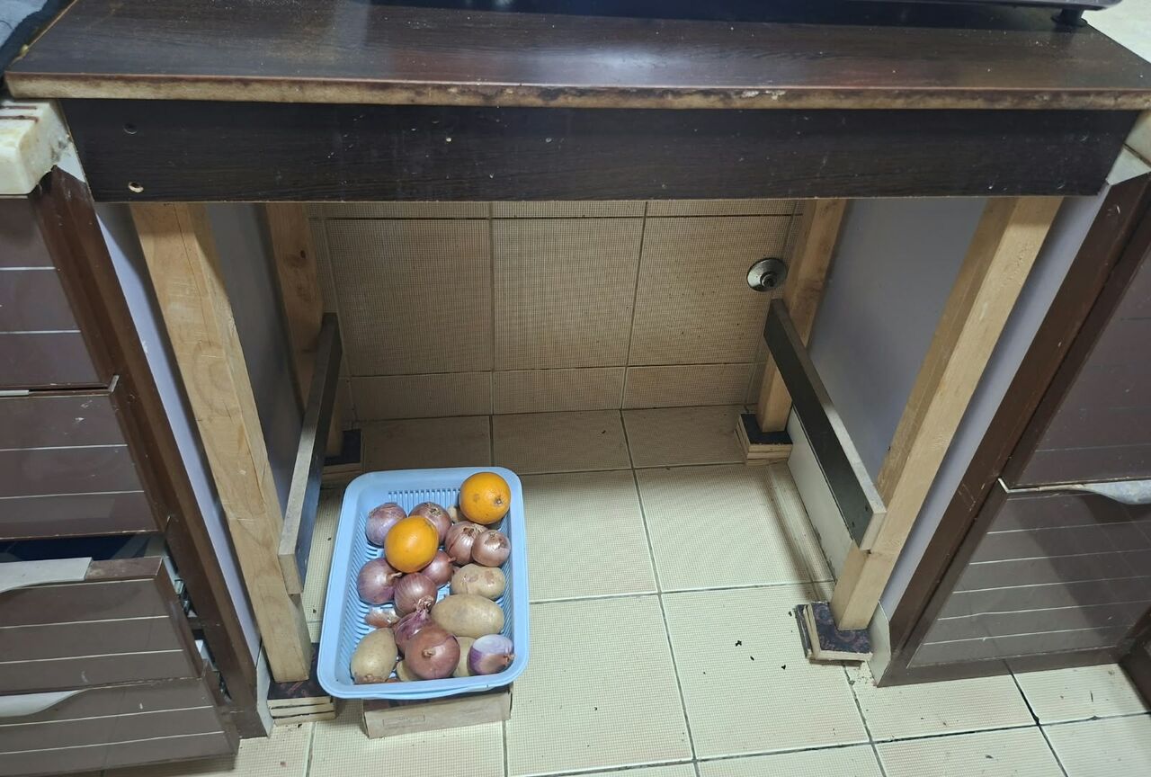 Riyadh, Furniture, SAR 50,  Sturdy Wooden Table