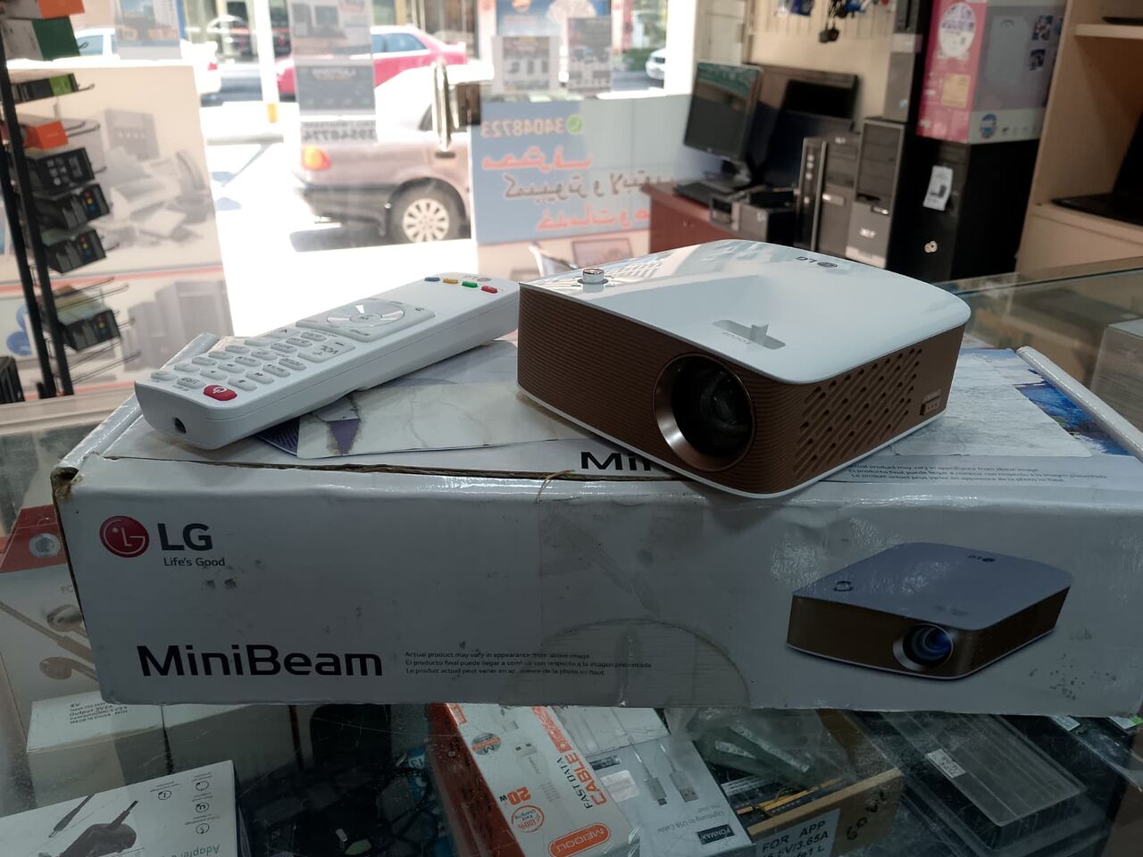 Manama, Computers, BHD 55,  LG Smart Projector Rechargeable Upto 100" Display Wireless Screen Connectivity & Bluetooth
