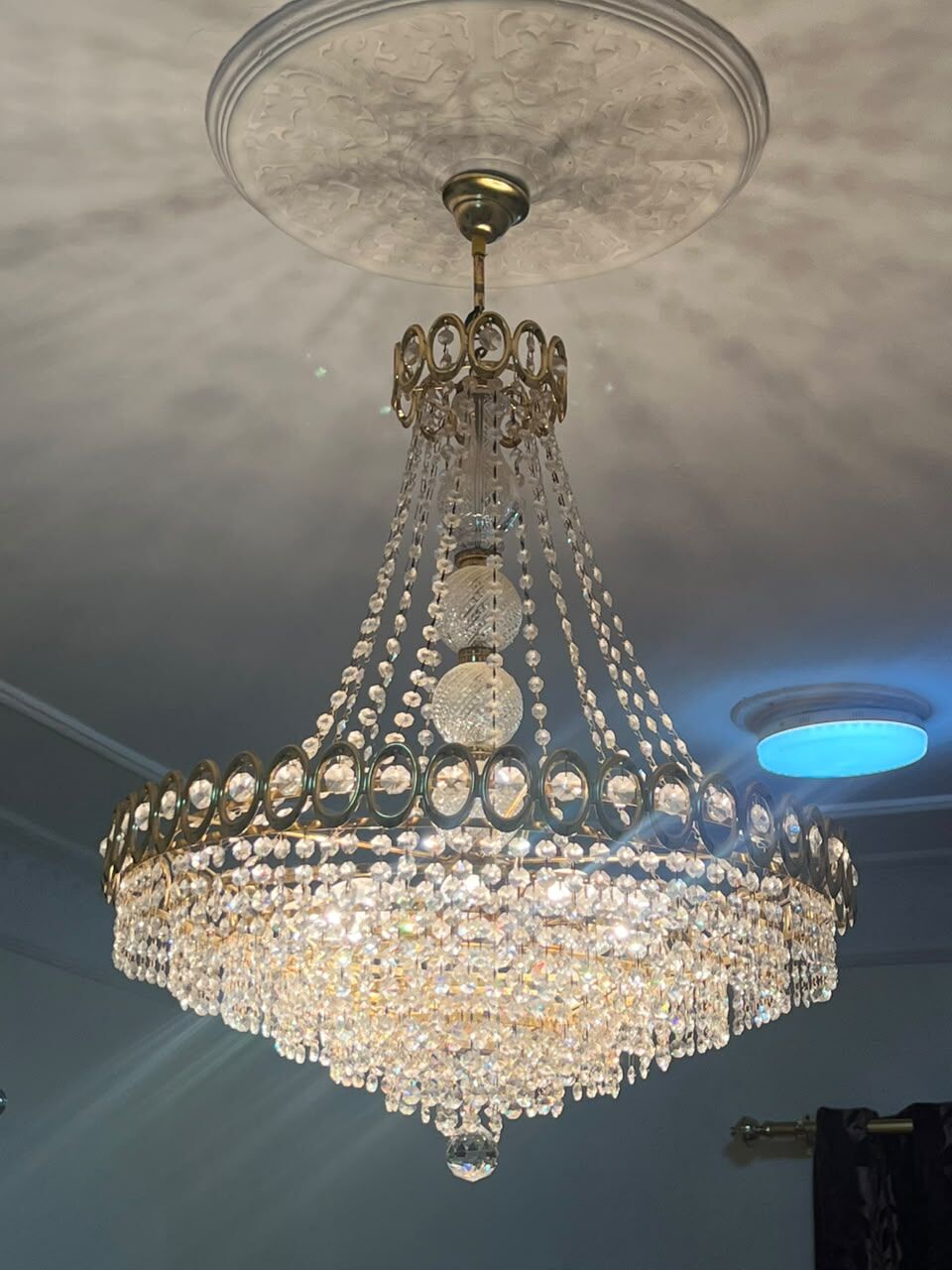 Al Bawadi, Household Items, SAR 450,  Original Crystal Chandelier &ndash; Luxury Large Size