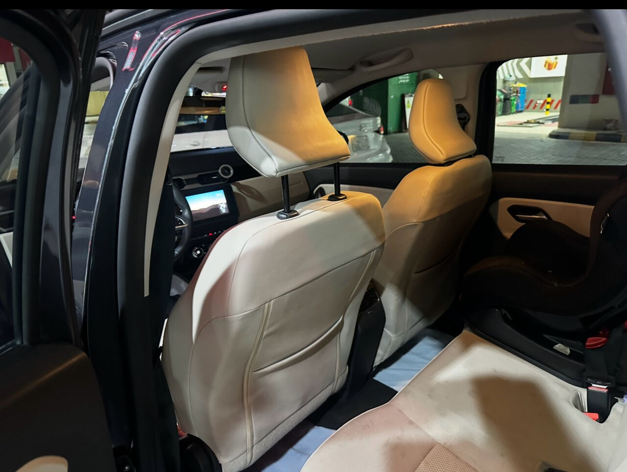 Riyadh, Vehicles, Cars & Trucks , SAR 47500,  Renault,  2024,  Automatic,  10000 KM,   Duster - Low Mileage - Very Clean
