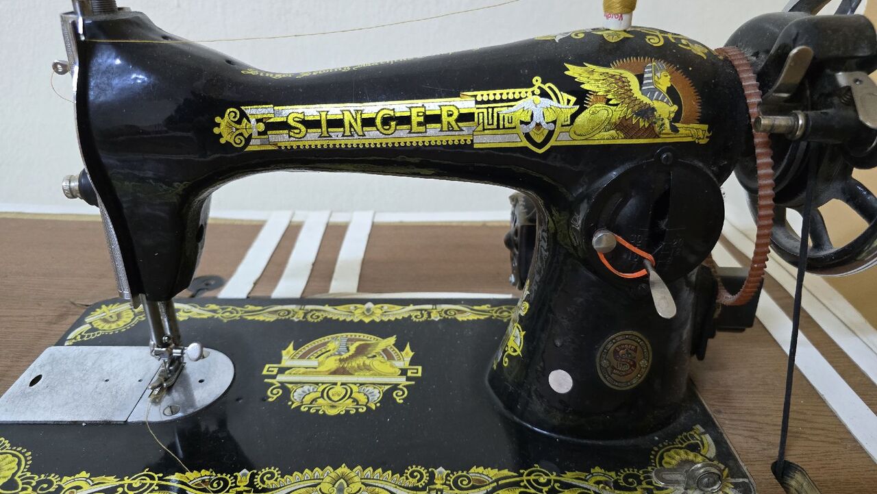 Al Murabba, Household Items, SAR 270,  Singer Sewing Machine, Well Maintained Along With Stand