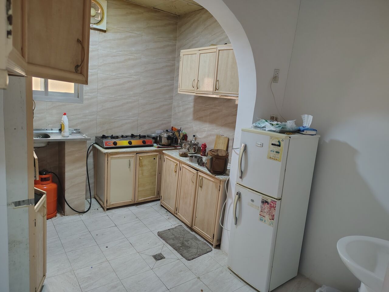 Abqaiq, Apartments, Flats, Houses & Villas, SAR 800/month,  1 BR,  FULL FURNISHED ROOM FOR BACHELOR &ndash; AVAIL NOV 1st, 800$ - SHARED KITCHEN,WASH ROOM & HALL