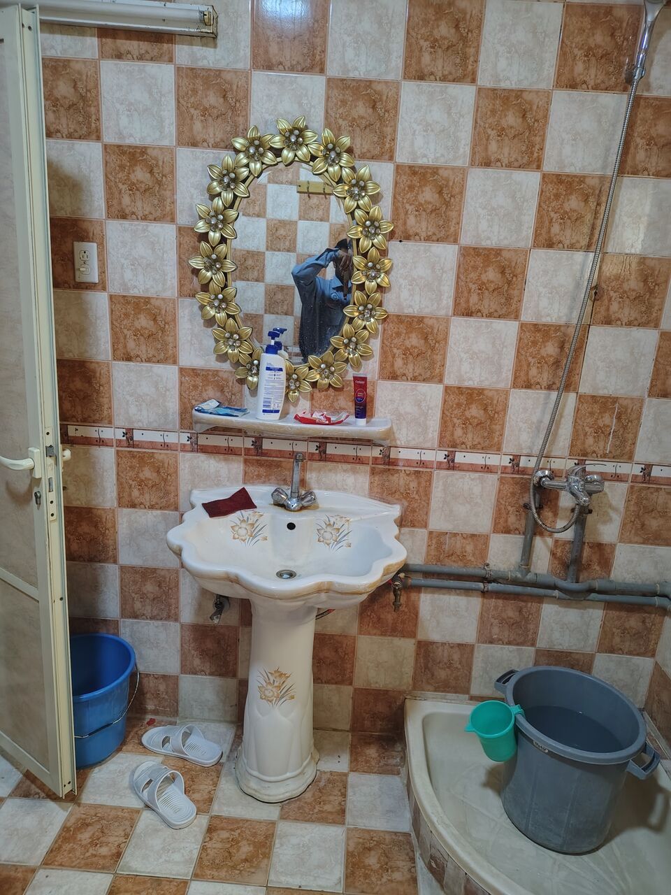 Abqaiq, Apartments, Flats, Houses & Villas, SAR 800/month,  1 BR,  FULL FURNISHED ROOM FOR BACHELOR &ndash; AVAIL NOV 1st, 800$ - SHARED KITCHEN,WASH ROOM & HALL