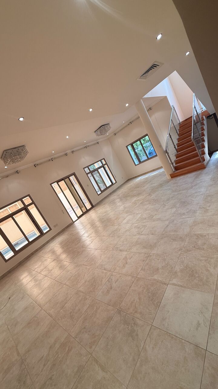 Saar, Villas, BHD 600,  Villa For Rent In Saar With Swimming Pool