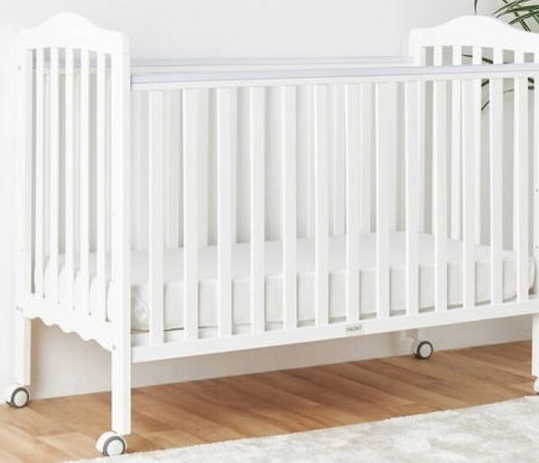 Jeddah, Baby & Kid Stuff, SAR 250,  JUNIORS CRIB With Adjustable Side Rails