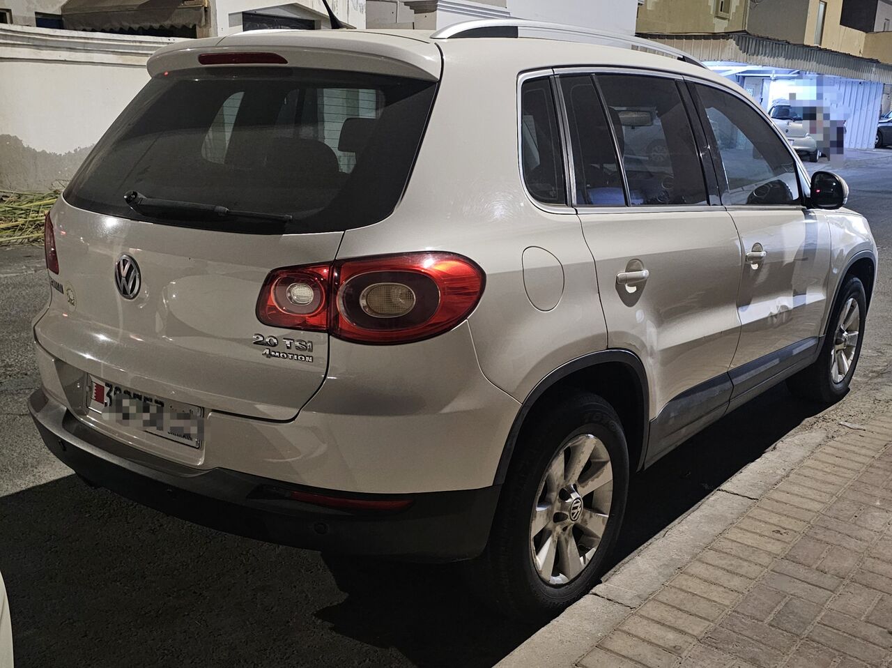 Manama, Vehicles, Cars & Trucks , BHD 1350,  Volkswagen Tiguan,  2012,  Automatic,  10000 KM,  Urgent Sale Expat Leaving The Country