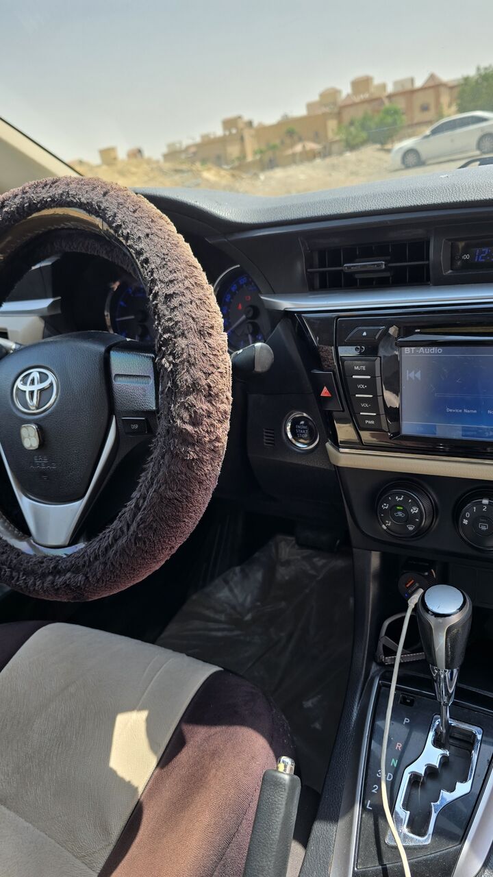 Al Malaz, Vehicles, Cars & Trucks , SAR 34000,  Toyota Corolla,  2015,  Automatic,  275350 KM,  Corolla 1.6 Gli