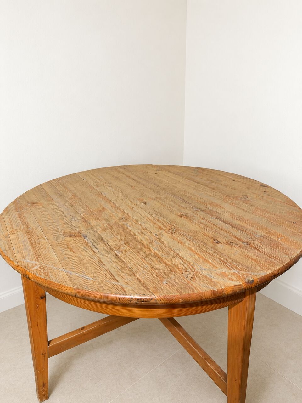 Jeddah, Furniture, SAR 100,  Round Wooden Table