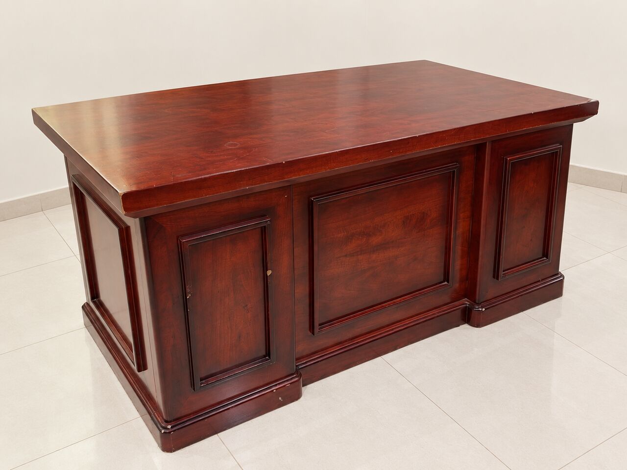 Jeddah, Furniture, SAR 400,  Wooden Office Desk With Drawer Unit