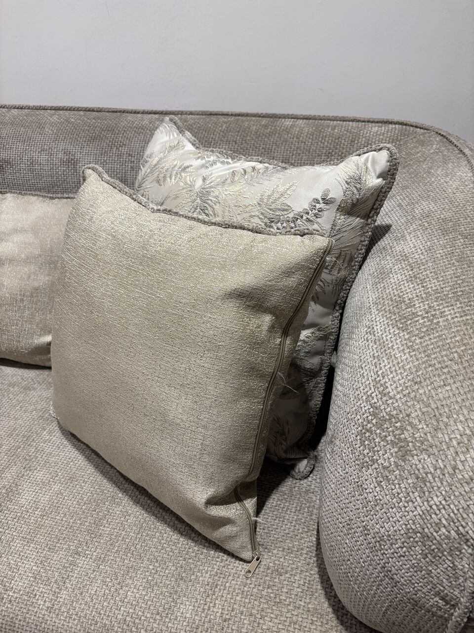 Riyadh, Furniture, SAR 1800,  Premium Sofa Set &ndash; Rarely Used | Excellent Condition