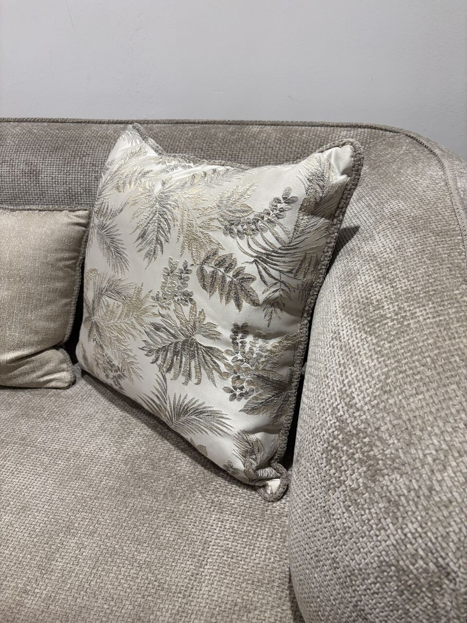 Riyadh, Furniture, SAR 1800,  Premium Sofa Set &ndash; Rarely Used | Excellent Condition