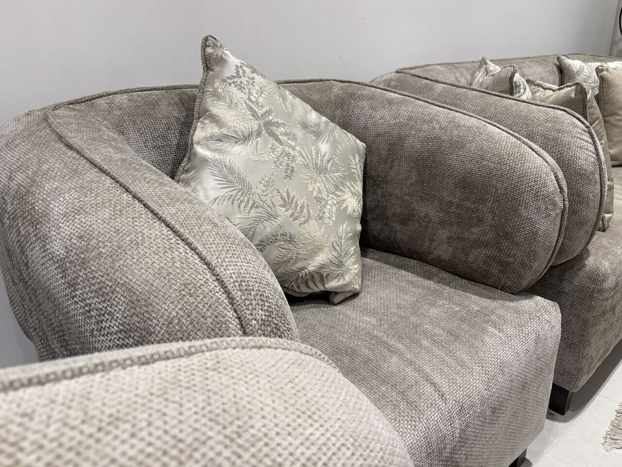 Riyadh, Furniture, SAR 1800,  Premium Sofa Set &ndash; Rarely Used | Excellent Condition