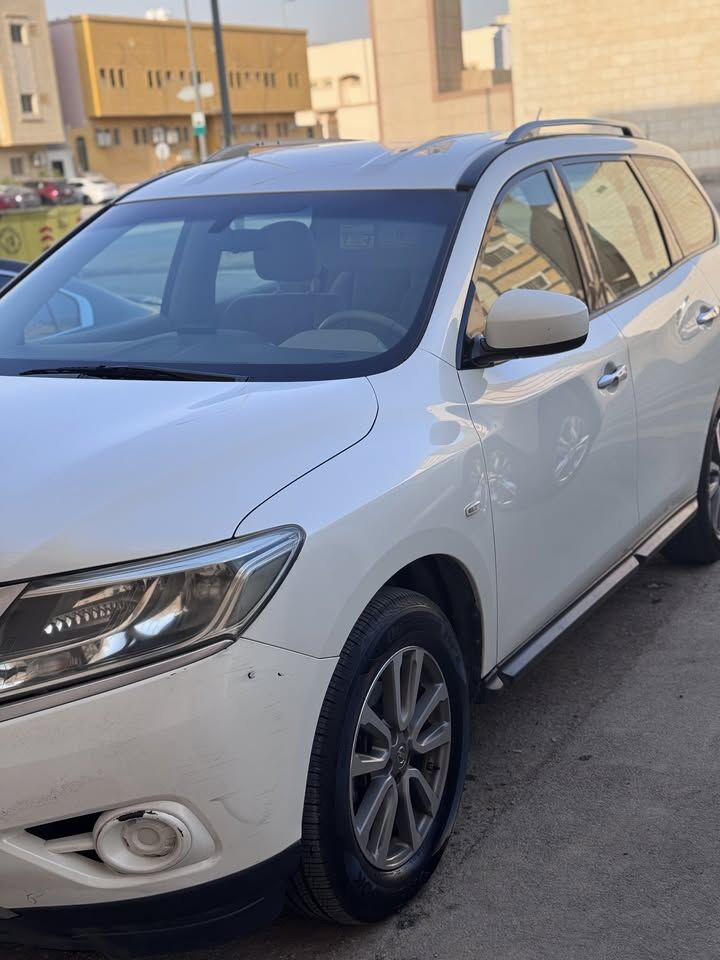 Riyadh, Vehicles, Cars & Trucks , SAR 33000,  Nissan Pathfinder,  2015,  Automatic,  215000 KM,    4WD | 215,000 KM | نيسان باثفايندر