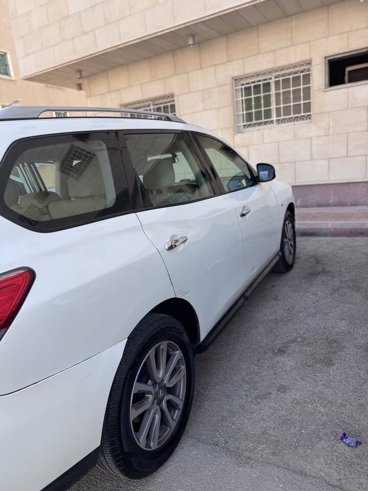 Riyadh, Vehicles, Cars & Trucks , SAR 33000,  Nissan Pathfinder,  2015,  Automatic,  215000 KM,    4WD | 215,000 KM | نيسان باثفايندر