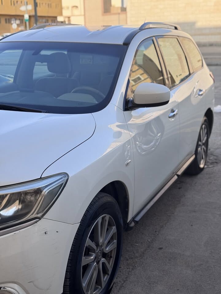 Riyadh, Vehicles, Cars & Trucks , SAR 33000,  Nissan Pathfinder,  2015,  Automatic,  215000 KM,    4WD | 215,000 KM | نيسان باثفايندر