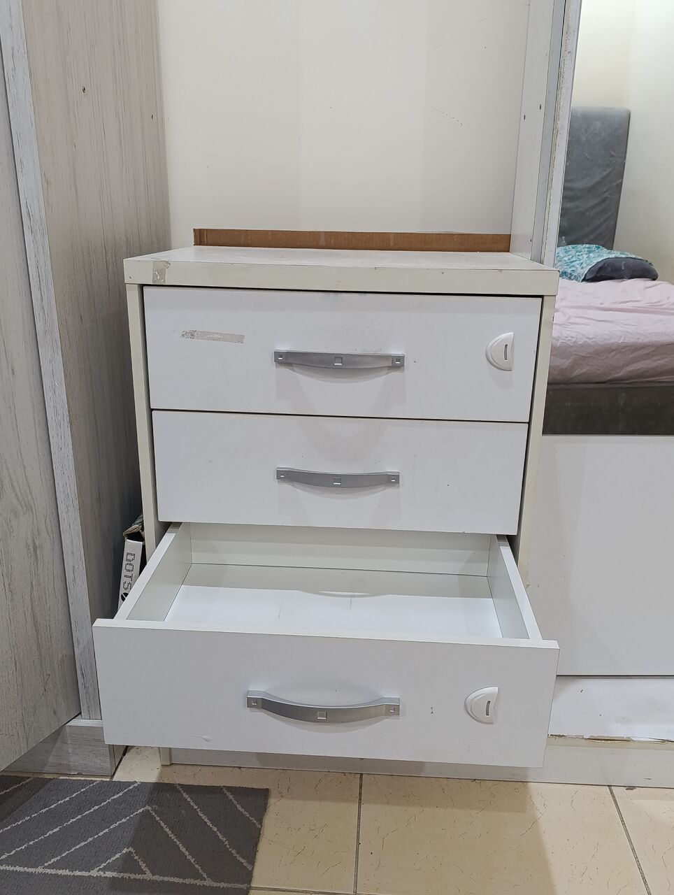 Jeddah, Furniture, SAR 200,  Dresser With Mirror, With Drawers, With Storage Shelves