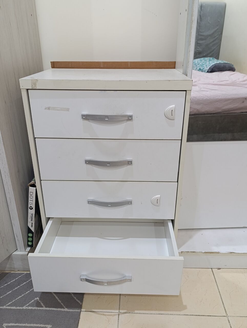 Jeddah, Furniture, SAR 200,  Dresser With Mirror, With Drawers, With Storage Shelves