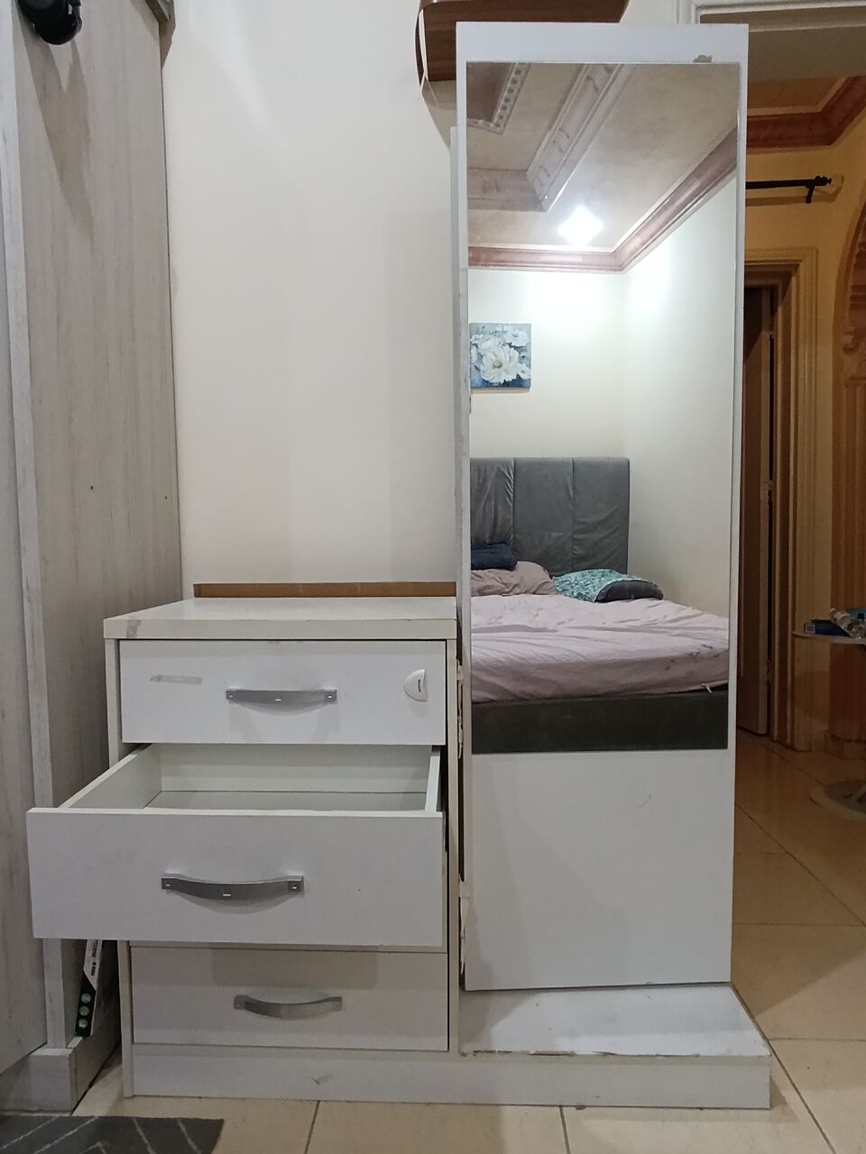 Jeddah, Furniture, SAR 200,  Dresser With Mirror, With Drawers, With Storage Shelves
