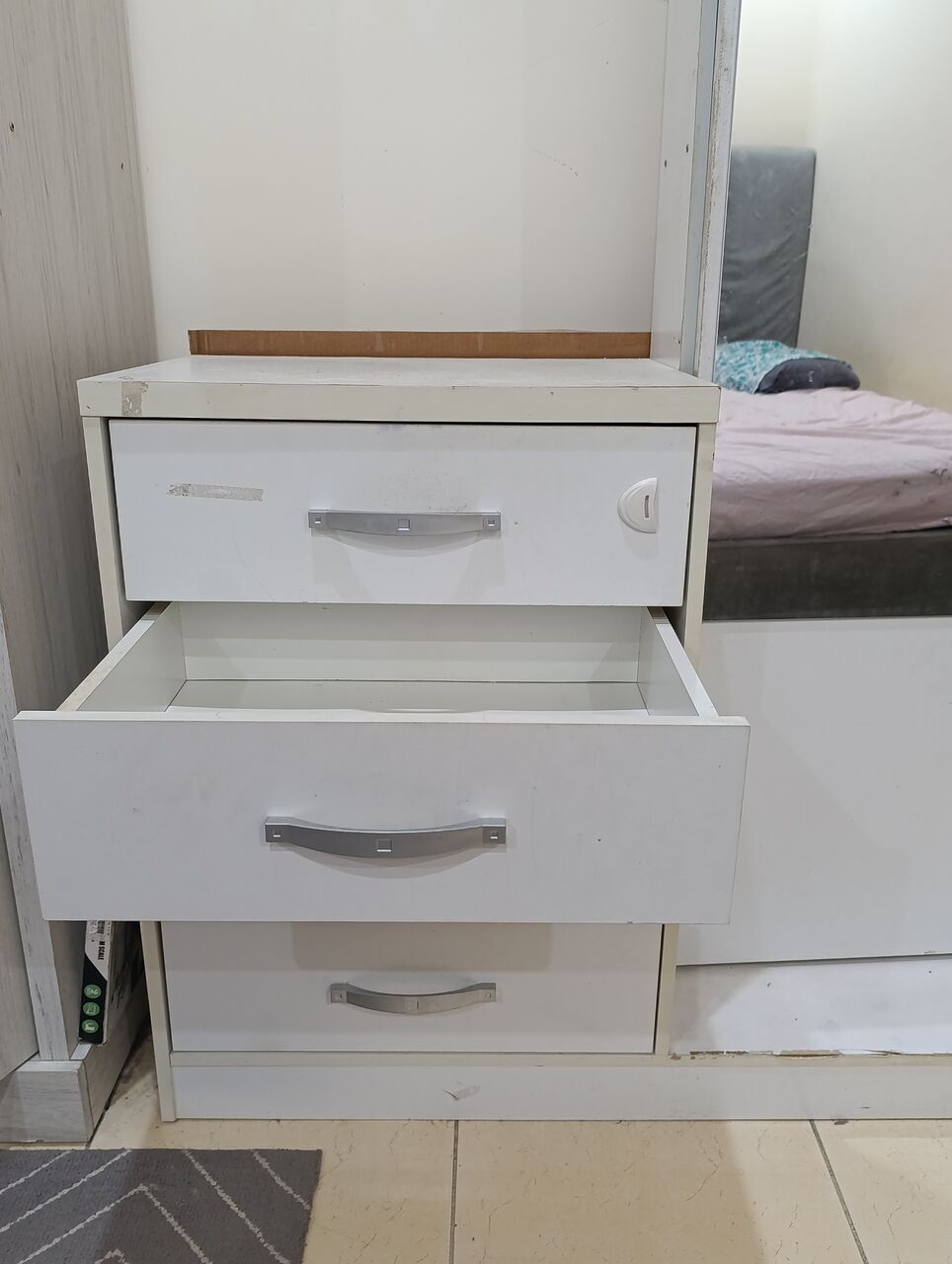 Jeddah, Furniture, SAR 200,  Dresser With Mirror, With Drawers, With Storage Shelves