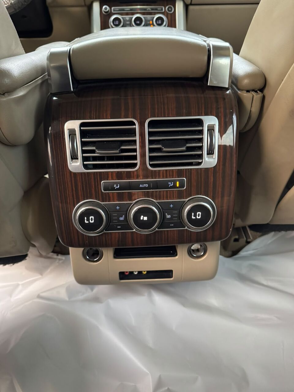 Jeddah, Vehicles, Cars & Trucks , SAR 80000,  Land Rover Range Rover,  2013,  Automatic,  203000 KM,  Range Rover Vogue SE Super Charge