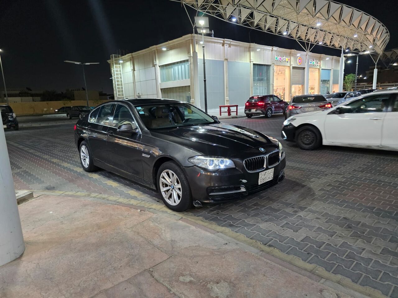 Jeddah, Vehicles, Cars & Trucks , SAR 35000,  Bmw 5 Series,  2015,  Automatic,  320000 KM,  BMW 4-cylinder - 520i