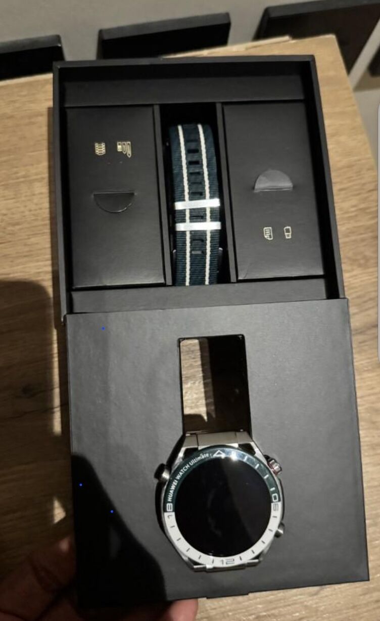 King Abdullah Financial District, Watches, SAR 1500,  Huawei Watch Ultimate (green)