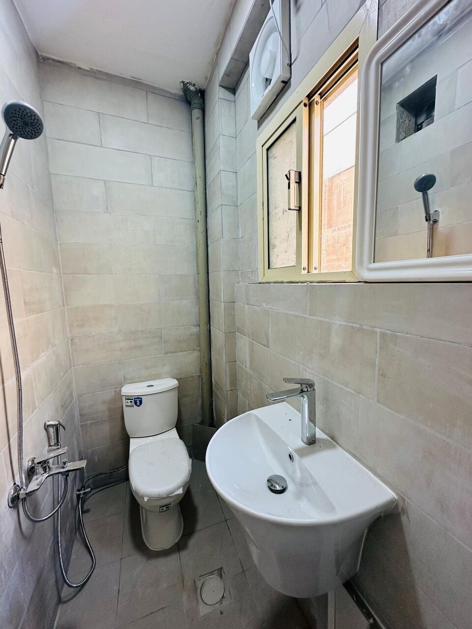 Manama, Apartments, Flats, Houses & Villas, BHD 135/year,  Studio For Rent In Gudaibya Semi Furnished With Electricity